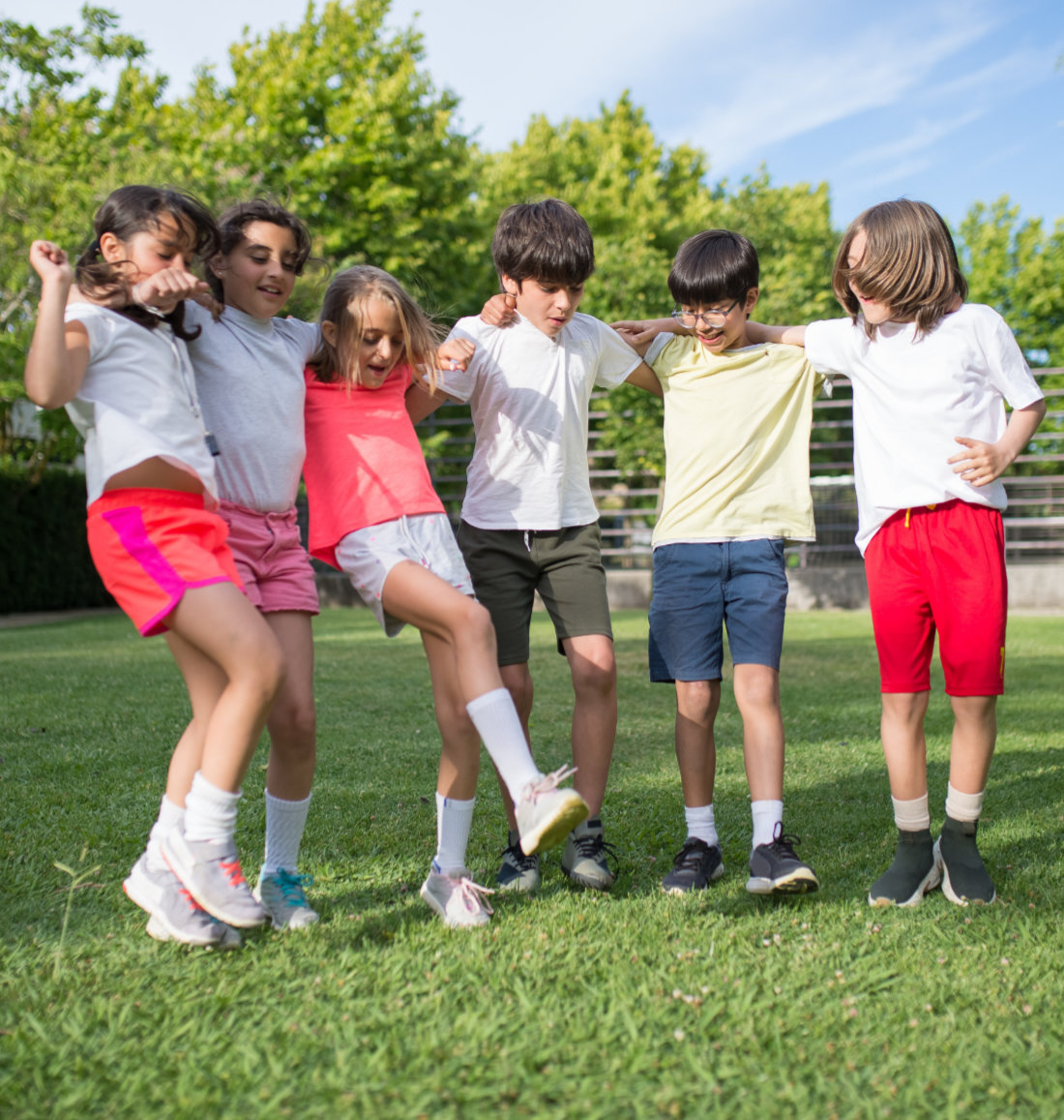 Ispuna veštačke trave zeolitom radi uklanjanja neprijatnih mirisa iz nje